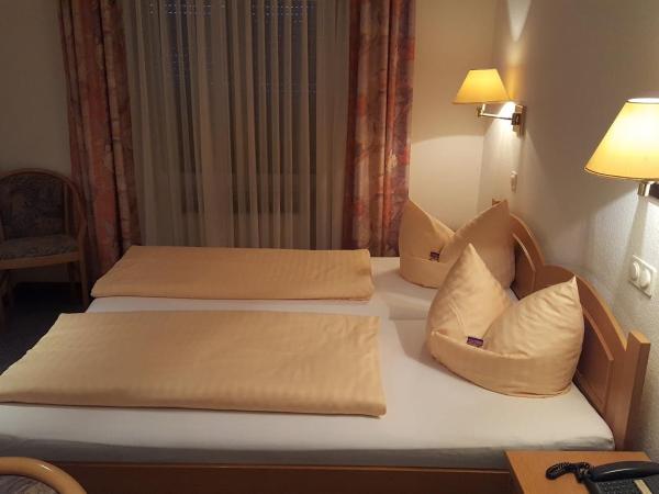 Landgasthof Hotel Grüner Baum : photo 2 de la chambre chambre double
