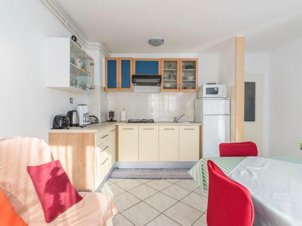 Apartments Emili : photo 9 de la chambre appartement - vue sur jardin