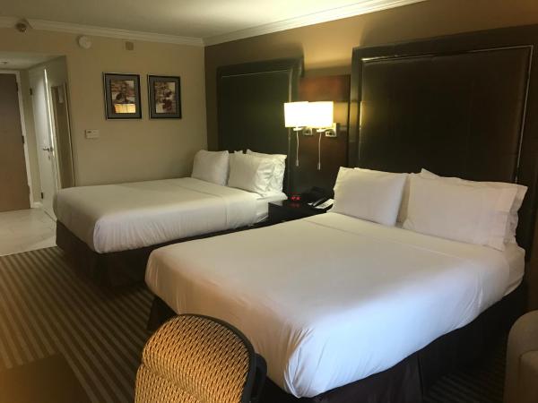 Holiday Inn Orlando East-UCF Area, an IHG Hotel : photo 1 de la chambre chambre avec 2 grands lits queen-size 