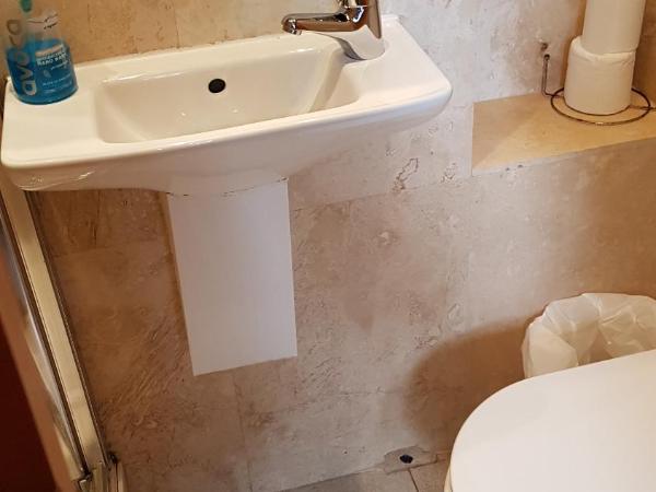 Hour Glass Hotel : photo 4 de la chambre chambre double avec salle de bains privative