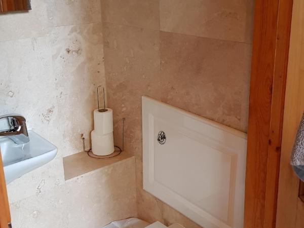 Hour Glass Hotel : photo 6 de la chambre chambre double avec salle de bains privative