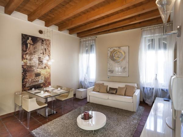 Truly Verona : photo 2 de la chambre appartement 1 chambre - shakespear house - via dietro filippini 2