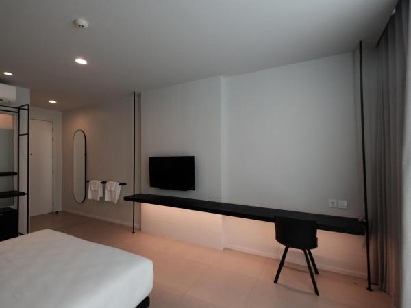 CHERN Bangkok : photo 4 de la chambre chambre double avec balcon
