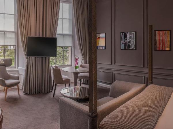 Kimpton - Blythswood Square Hotel, an IHG Hotel : photo 6 de la chambre suite lit king-size - vue sur jardin 