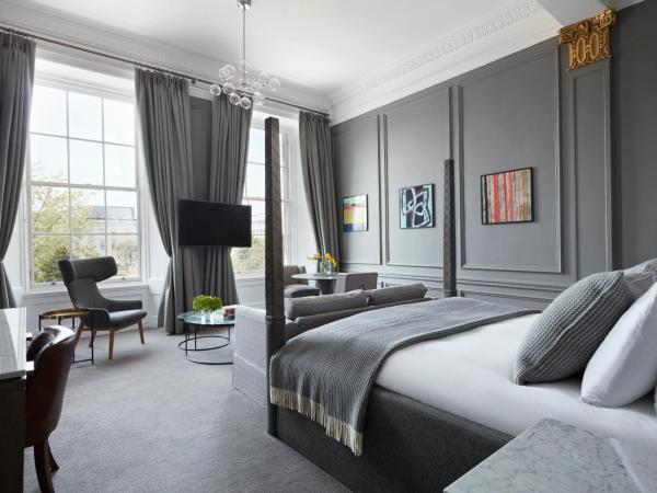 Kimpton - Blythswood Square Hotel, an IHG Hotel : photo 5 de la chambre suite lit king-size - vue sur jardin 