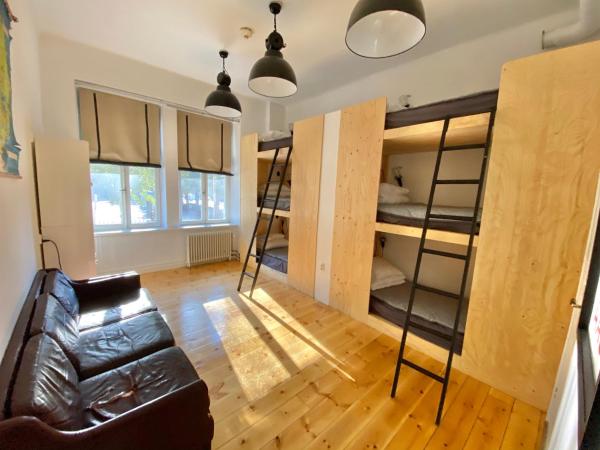 City Backpackers Hostel : photo 1 de la chambre lit dans dortoir pour femmes de 6 lits