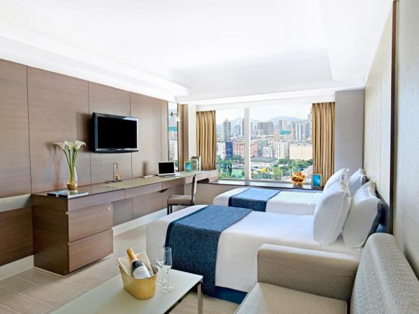 Harbour Plaza 8 Degrees : photo 1 de la chambre chambre de luxe queen-size ou lits jumeaux avec vue sur la ville