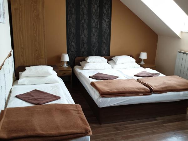 Kastélykert Fogadó : photo 1 de la chambre chambre quadruple Économique