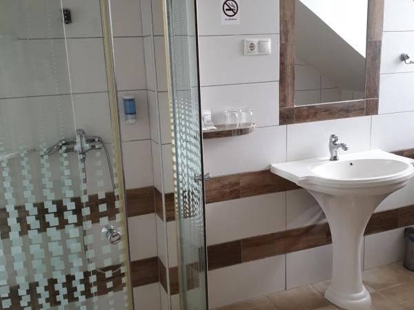 Kastélykert Fogadó : photo 1 de la chambre chambre standard lit queen-size