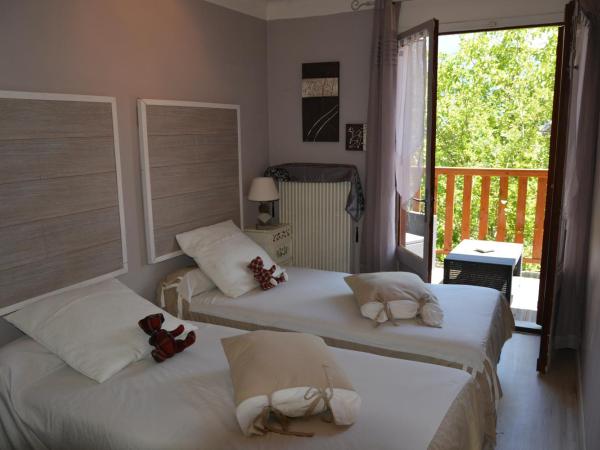 Hotel & Restaurant Le Chalvet : photo 3 de la chambre chambre familiale confort