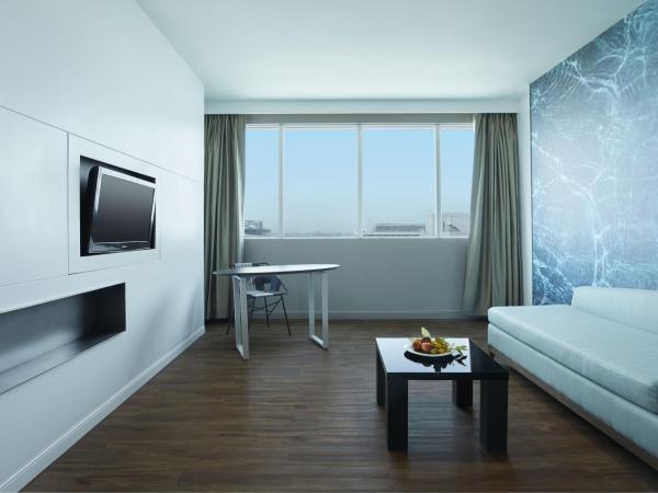 Centara Life Government Complex Hotel & Convention Centre Chaeng Watthana : photo 4 de la chambre suite - vue sur ville