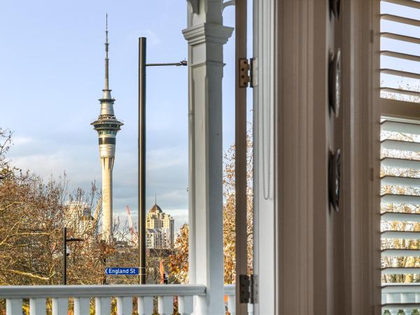 Franklin38 : photo 6 de la chambre suite deluxe avec lit king-size