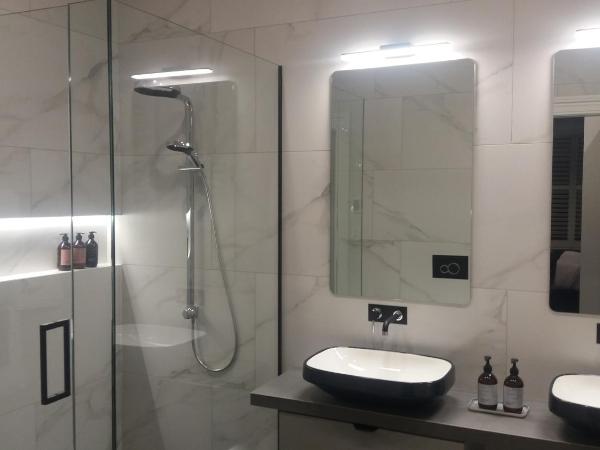 Franklin38 : photo 3 de la chambre suite deluxe avec lit king-size