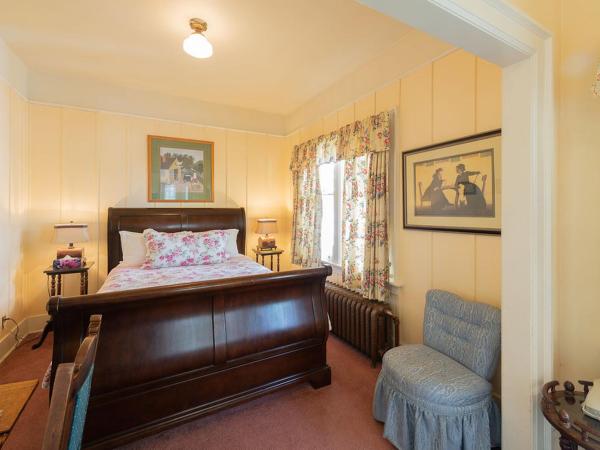 Beaconsfield Bed and Breakfast - Victoria : photo 1 de la chambre chambre standard lit queen-size