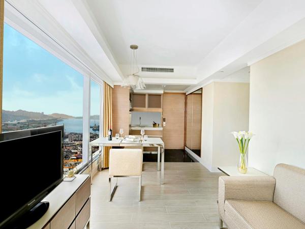 Harbour Plaza 8 Degrees : photo 1 de la chambre suite avec piscine - vue sur jardin