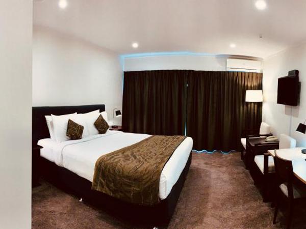 Alpers Lodge & Conference Centre : photo 7 de la chambre chambre lit king-size deluxe