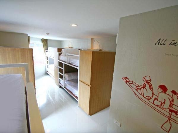 CHERN Bangkok : photo 1 de la chambre chambre familiale