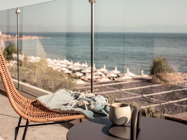 Cooks club City Beach Rhodes : photo 5 de la chambre suite avec balcon