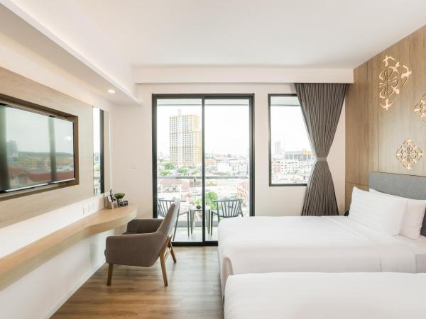 Hotel Amber Pattaya : photo 9 de la chambre chambre double ou lits jumeaux deluxe - vue sur ville