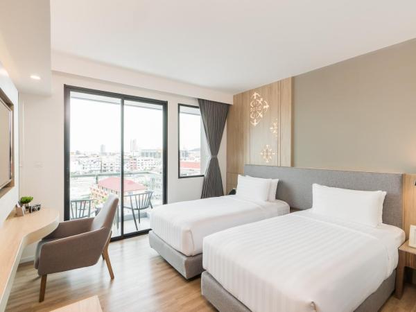 Hotel Amber Pattaya : photo 10 de la chambre chambre double ou lits jumeaux deluxe - vue sur ville 