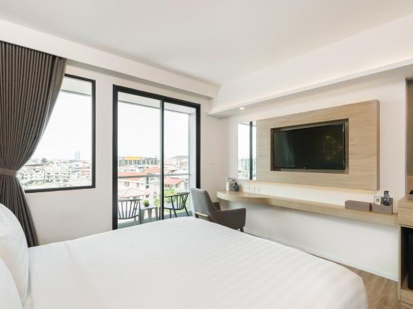 Hotel Amber Pattaya : photo 2 de la chambre chambre deluxe double ou lits jumeaux