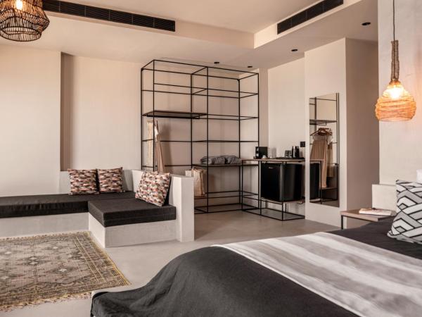 Cooks club City Beach Rhodes : photo 9 de la chambre suite avec balcon