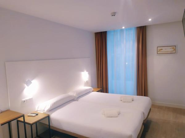 Pensión Sarriegi : photo 4 de la chambre chambre double ou lits jumeaux deluxe avec balcon