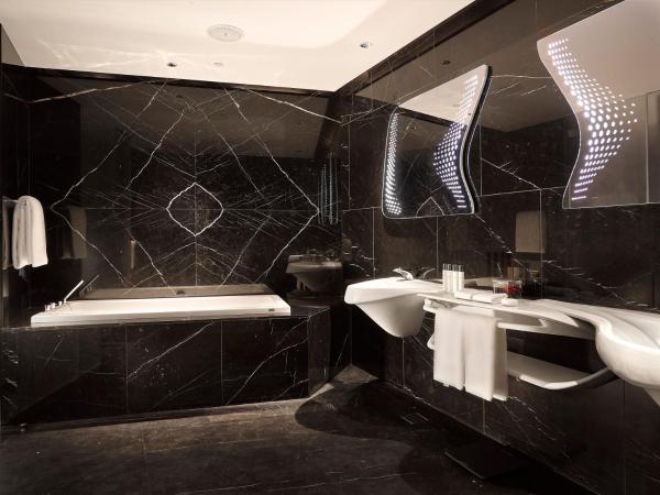 ME Dubai by Meliá : photo 8 de la chambre suite studio me avec jacuzzi