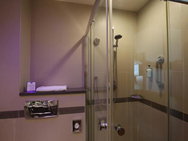 Holiday Inn Express Dubai Airport, an IHG Hotel : photo 2 de la chambre chambre standard