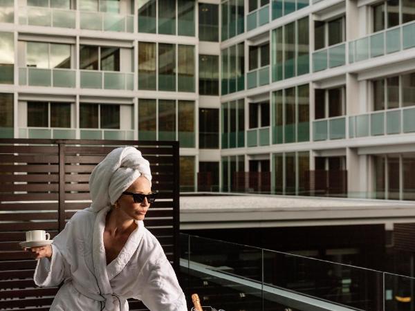 Sofitel Auckland Viaduct Harbour : photo 4 de la chambre chambre deluxe avec balcon