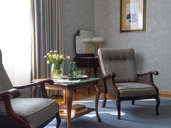 Grand Premium Booking Hotel : photo 5 de la chambre suite exécutive