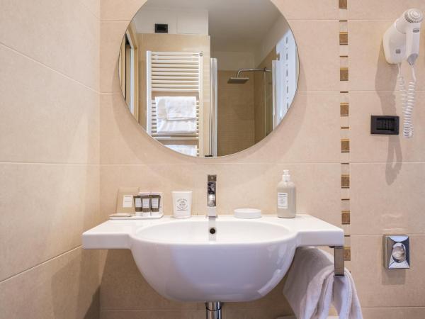 Hotel Touring : photo 1 de la chambre chambre double ou lits jumeaux or
