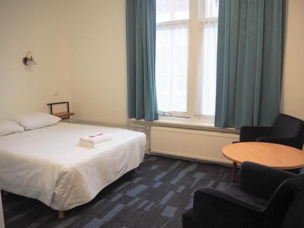 Euphemia Budget Old City Canal Zone : photo 6 de la chambre chambre double avec salle de bains privative