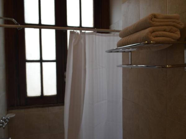 Che Argentina Hostel Suites : photo 2 de la chambre chambre double avec salle de bains privative