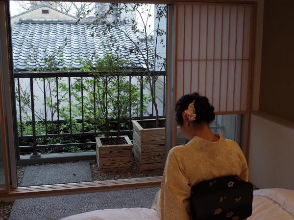 Hotel Shun : photo 4 de la chambre chambre lit king-size avec balcon