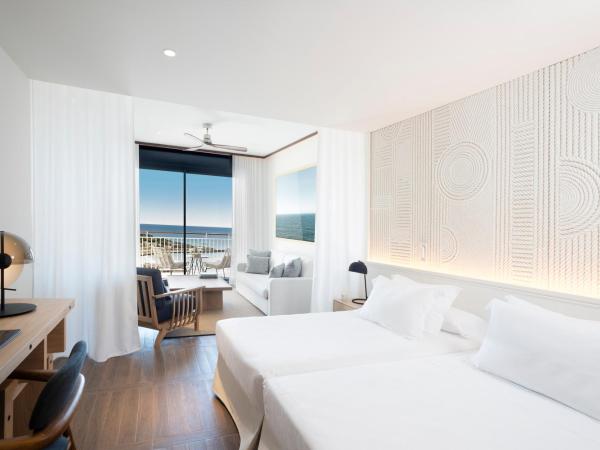 H10 Imperial Tarraco 4* Sup : photo 4 de la chambre suite junior mare (2 adultes)