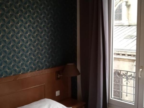 Hôtel De La Perdrix Rouge : photo 3 de la chambre chambre double avec douche