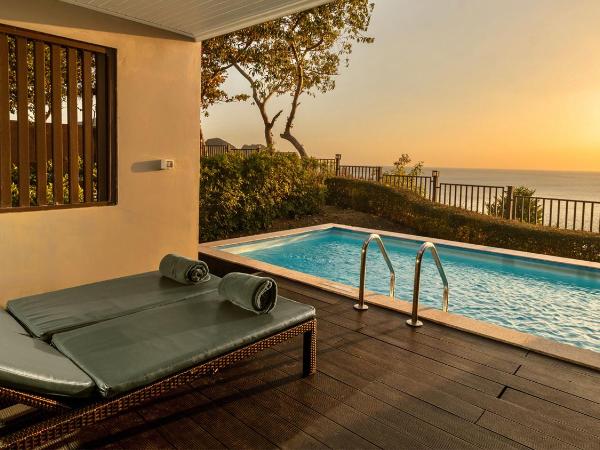 Phi Phi Holiday Resort : photo 6 de la chambre villa avec piscine - coucher du soleil sur l'océan