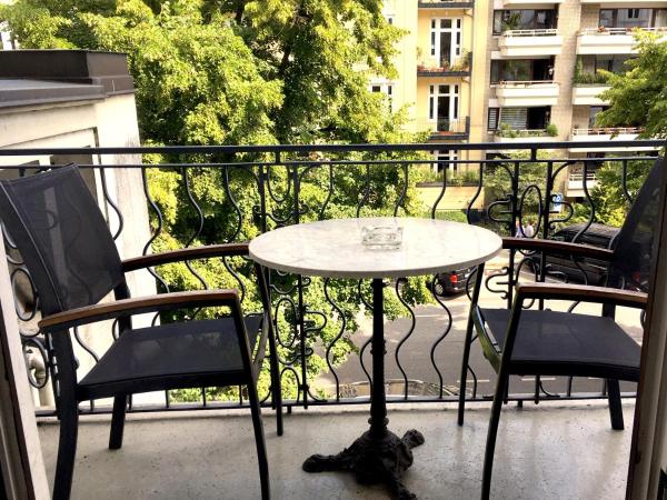 Aparthotel York : photo 7 de la chambre appartement avec balcon