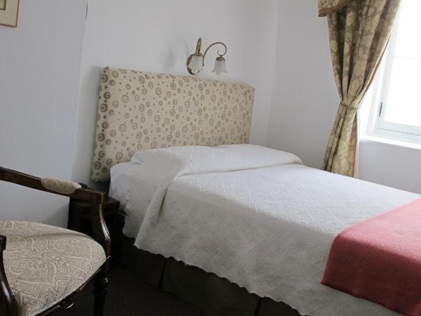 Au Petit Hôtel : photo 3 de la chambre chambre lit queen-size