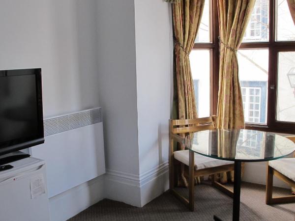 Au Petit Hôtel : photo 5 de la chambre chambre double avec 2 lits doubles