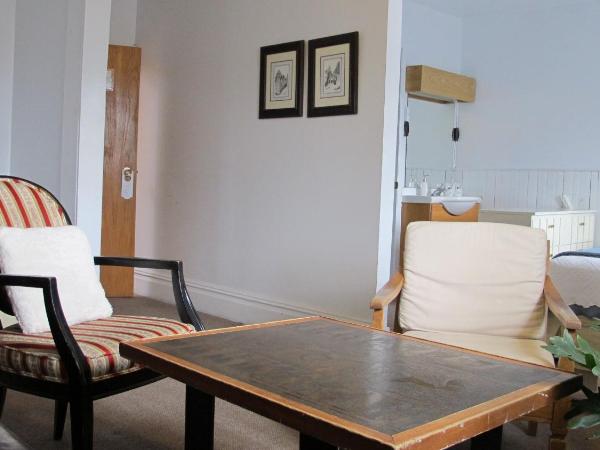 Au Petit Hôtel : photo 3 de la chambre chambre double avec 2 lits doubles