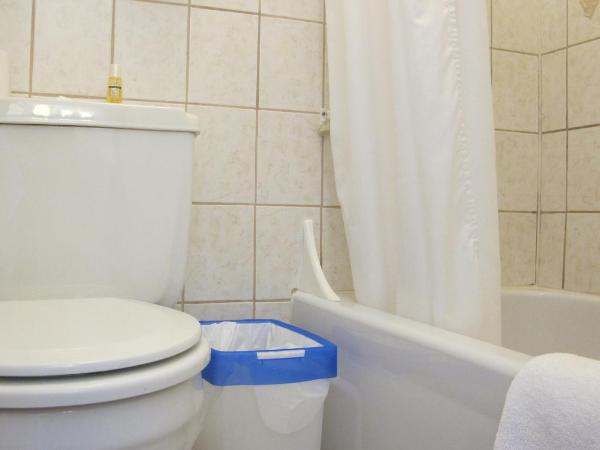 Au Petit Hôtel : photo 6 de la chambre chambre lit queen-size