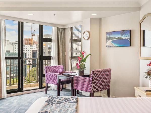 Parkside Hotel & Apartments : photo 3 de la chambre studio lit king-size de luxe avec baignoire spa