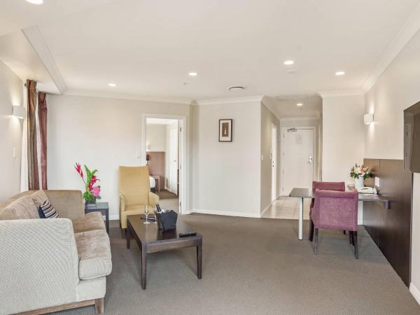 Parkside Hotel & Apartments : photo 5 de la chambre suite exécutive avec bain à remous