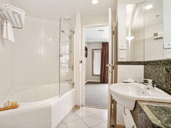 Parkside Hotel & Apartments : photo 1 de la chambre suite exécutive avec bain à remous