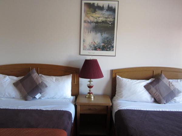 Grandview Motel : photo 7 de la chambre chambre avec 2 grands lits queen-size 