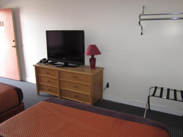 Grandview Motel : photo 6 de la chambre chambre avec 2 grands lits queen-size 