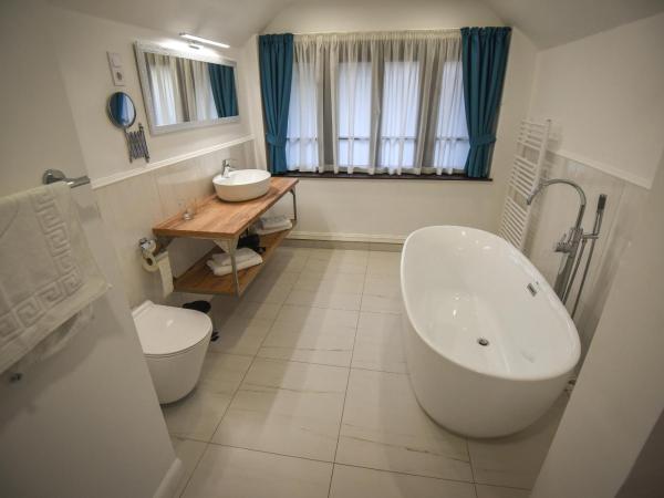 Villa Campana : photo 9 de la chambre chambre double deluxe avec baignoire