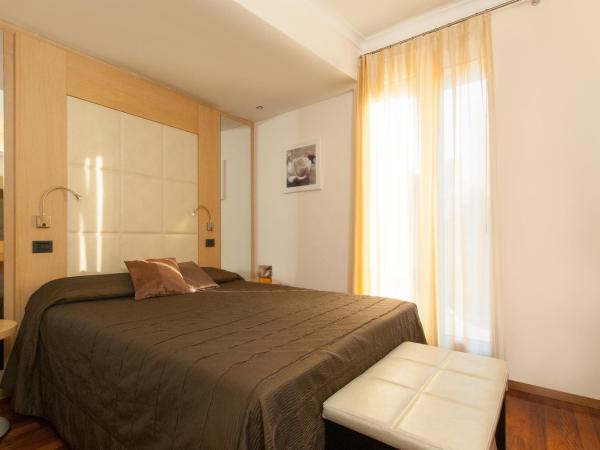 Hotel Touring : photo 8 de la chambre chambre double ou lits jumeaux or